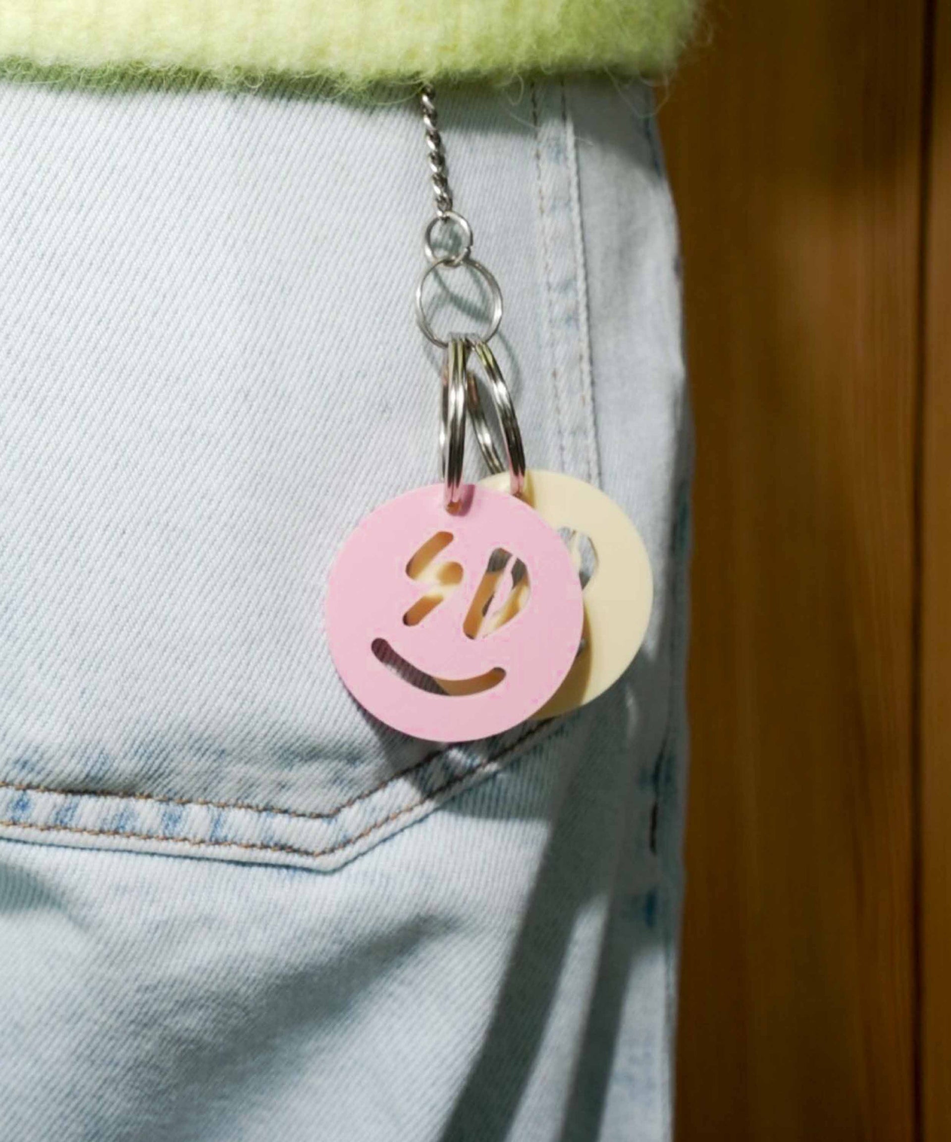 Steun Pink Ribbon met de Sophie de Giraf Pink October sleutelhanger Steun Pink Ribbon met de Sophie de Giraf Pink October sleutelhanger