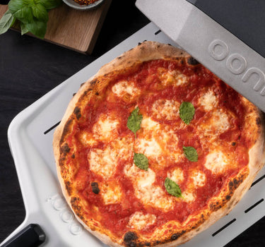 Geperforeerde pizzaschep