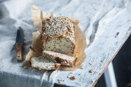 Glutenvrij amandel-zonnebloempitten brood door Sofie Dumont