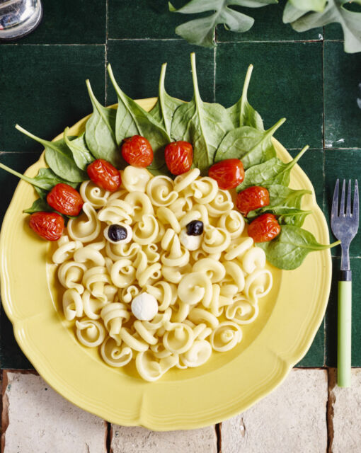 spinazie-met-pasta-en-gepofte-tomaatjes-door-sofie-dumont-scaled_1020x1280_bijgeknipt